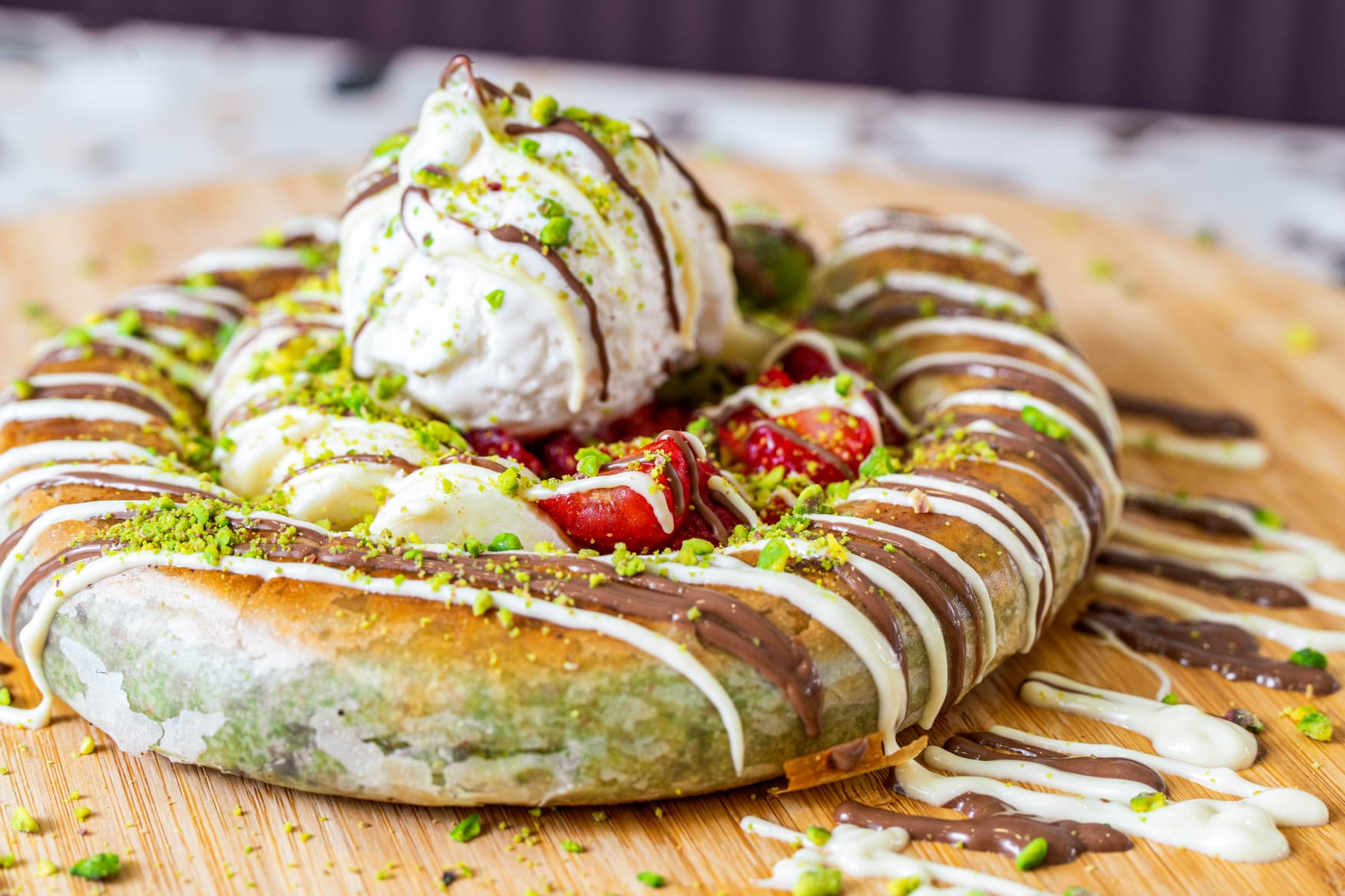 ÇİKOLATALI WAFFLE SİMİT KATMER (2 KİŞİLİK)