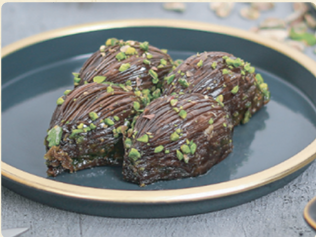 ÇİKOLATALI MİDYE BAKLAVA